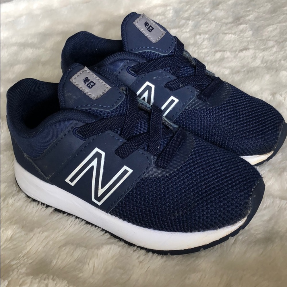 GUC Toddler Boys New Balance Shoes Size 7.5